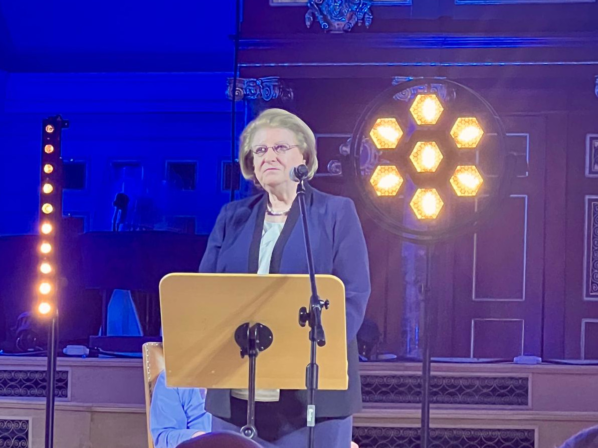 Prof. Hanna Suchocka