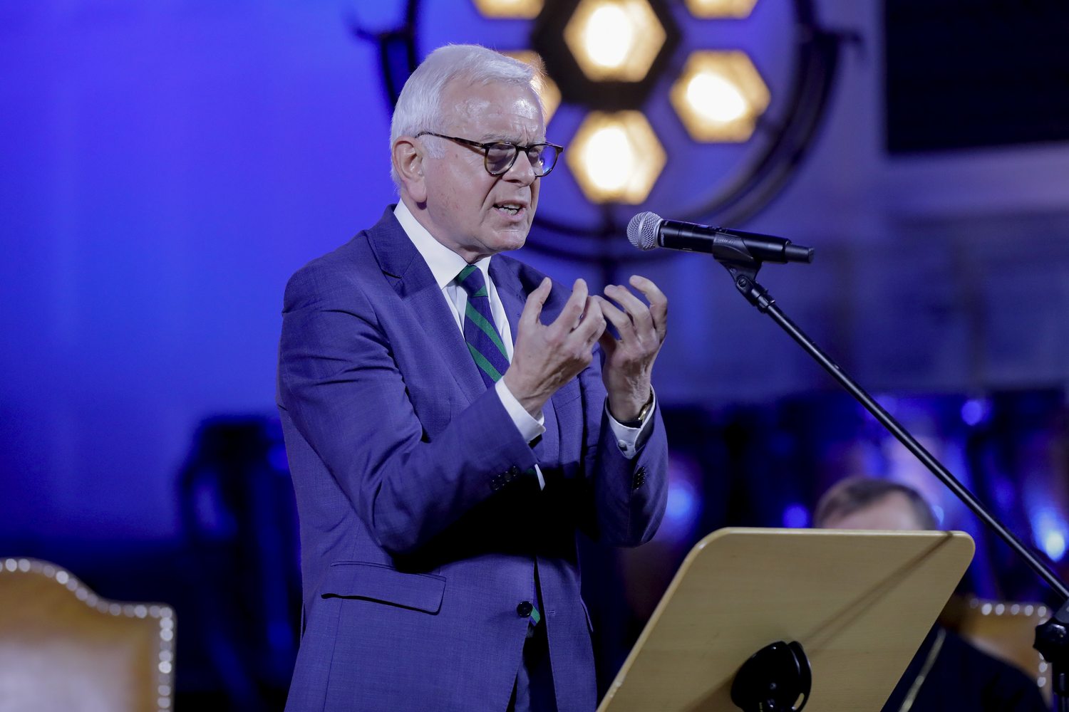 “Jan Paweł II - mosty idei współczesnego świata”