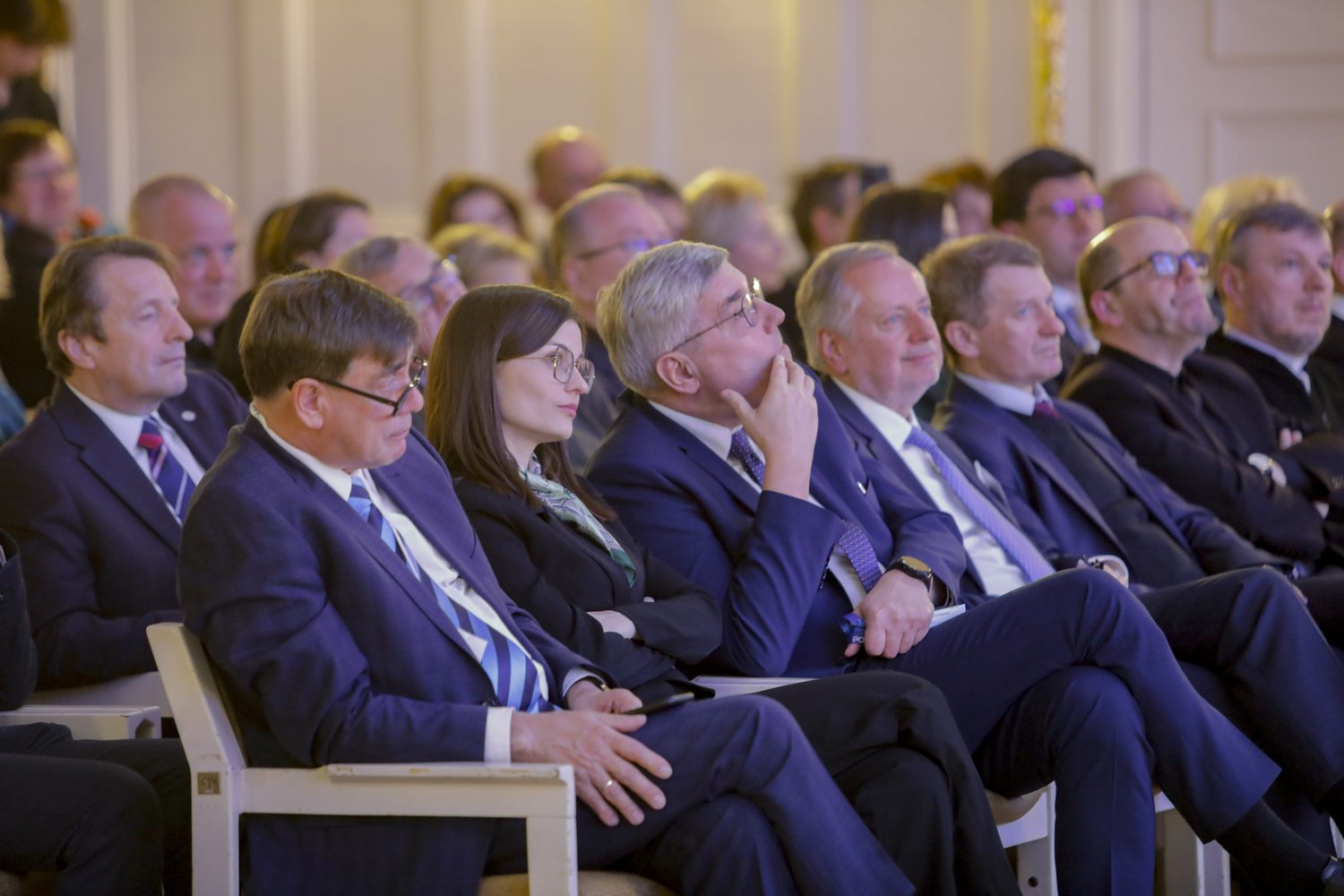 “Jan Paweł II - mosty idei współczesnego świata”