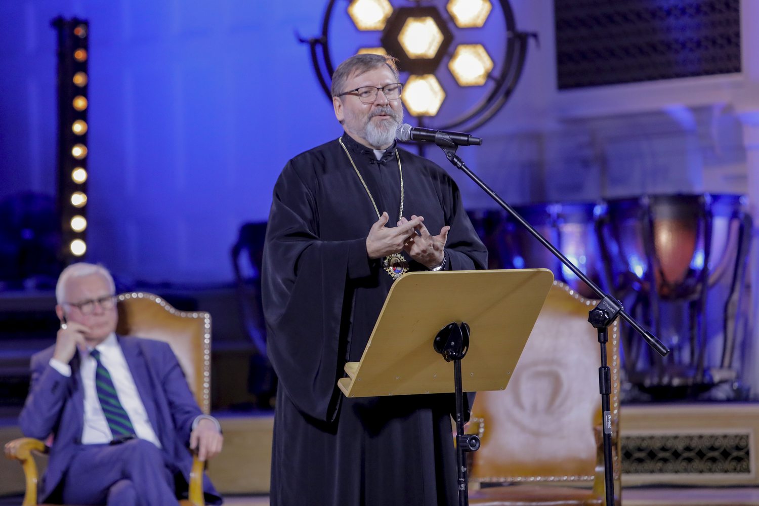 “Jan Paweł II - mosty idei współczesnego świata”