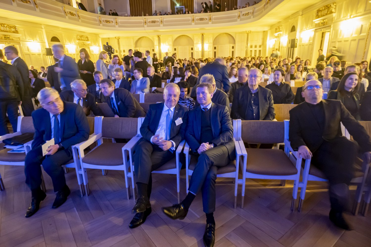 “Jan Paweł II - mosty idei współczesnego świata”