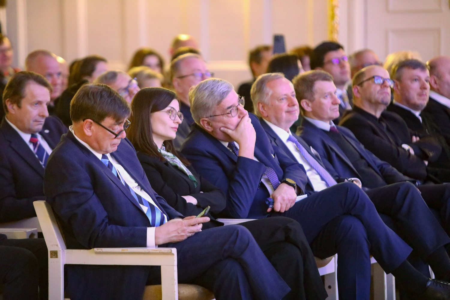 “Jan Paweł II - mosty idei współczesnego świata”