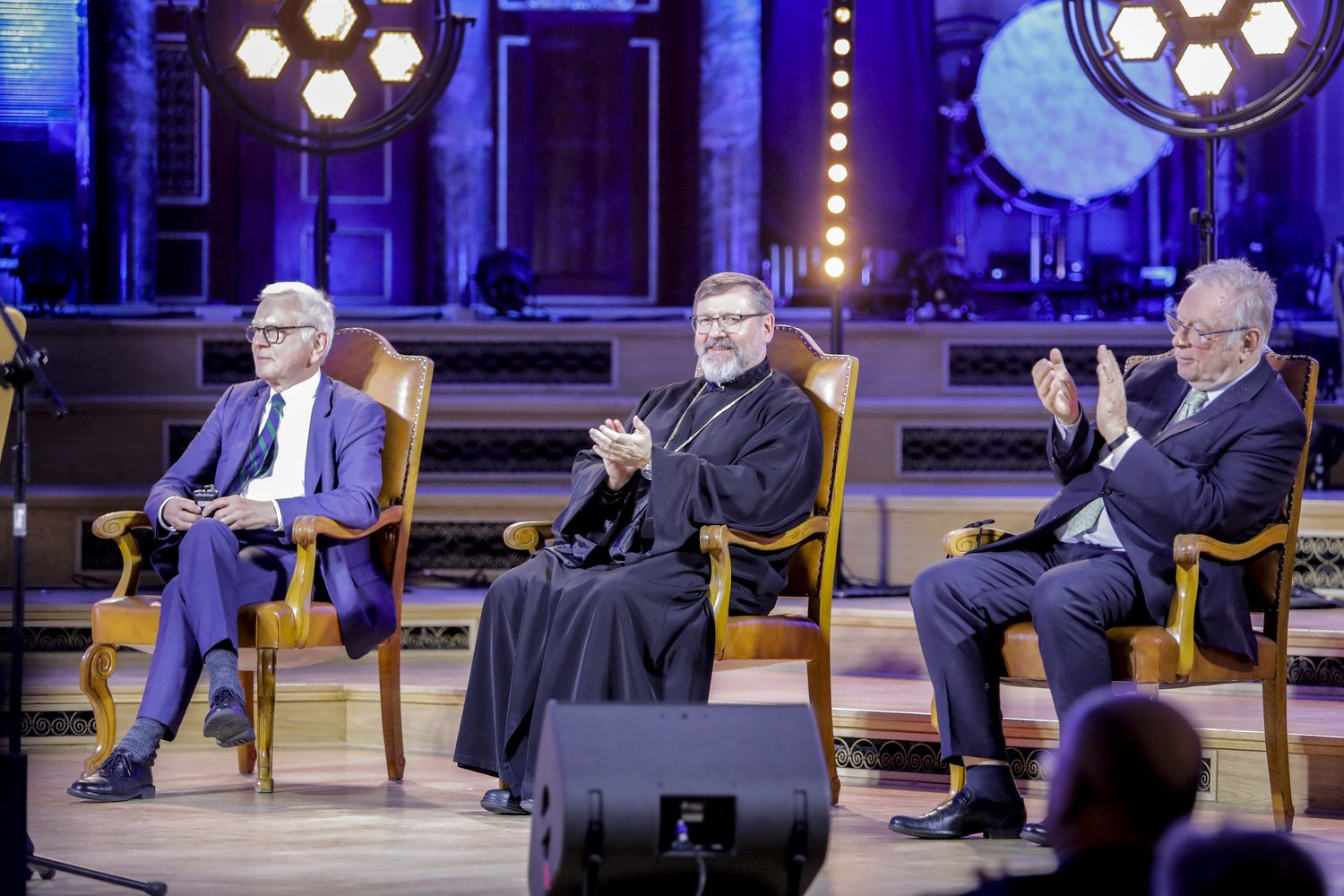 “Jan Paweł II - mosty idei współczesnego świata”