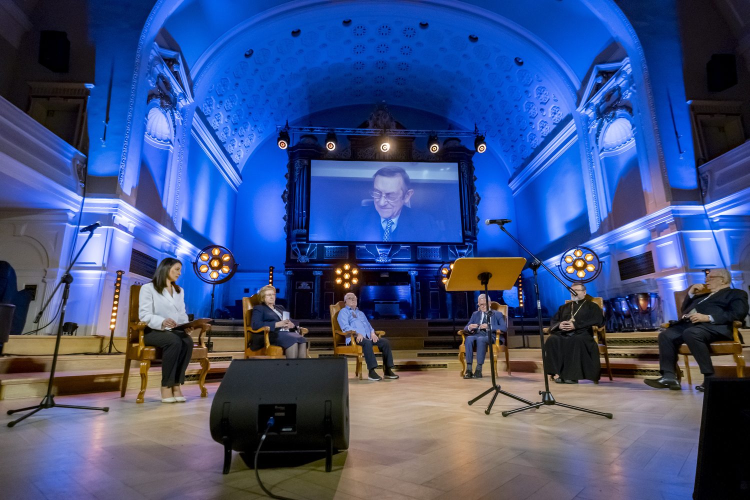 “Jan Paweł II - mosty idei współczesnego świata”