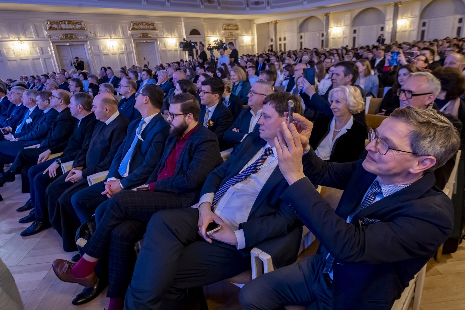 “Jan Paweł II - mosty idei współczesnego świata”