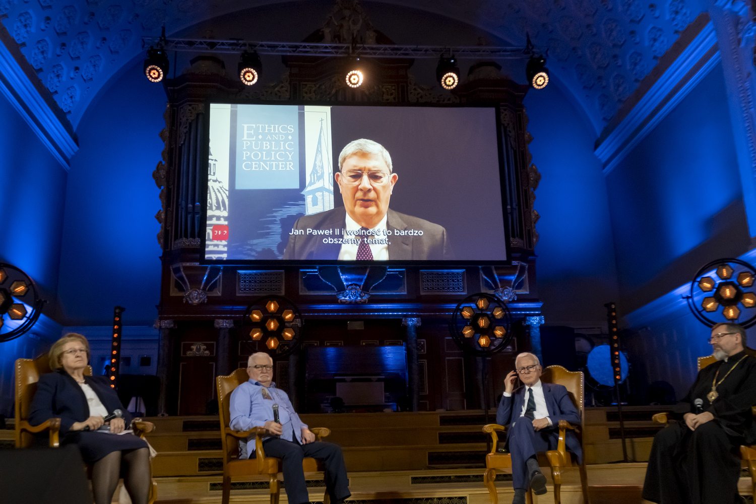 “Jan Paweł II - mosty idei współczesnego świata”