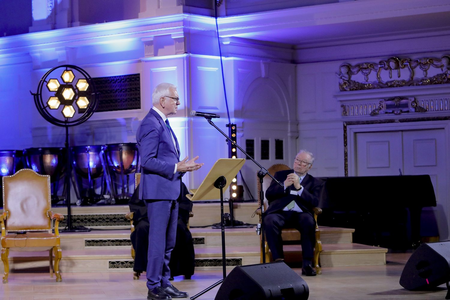 “Jan Paweł II - mosty idei współczesnego świata”