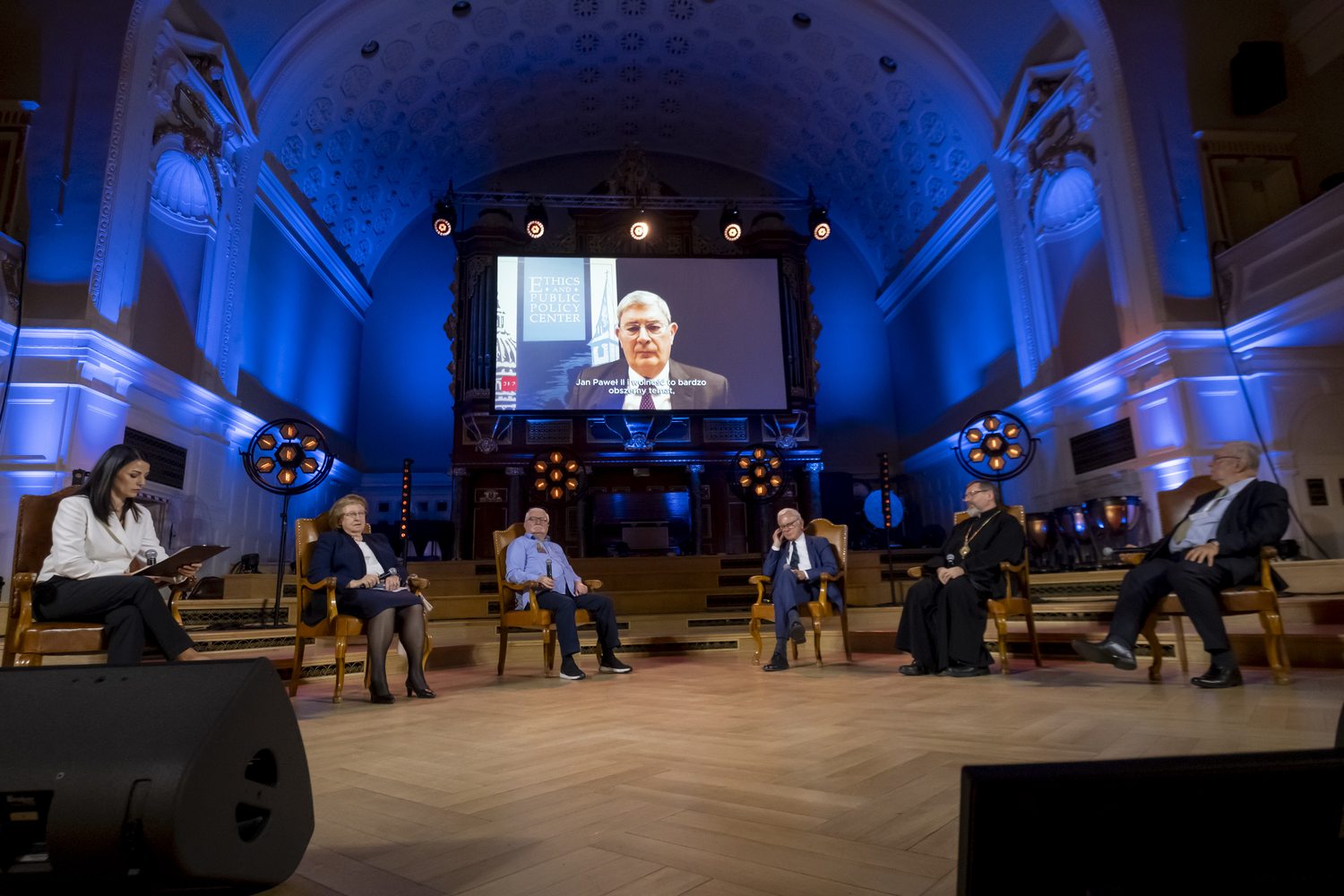 “Jan Paweł II - mosty idei współczesnego świata”