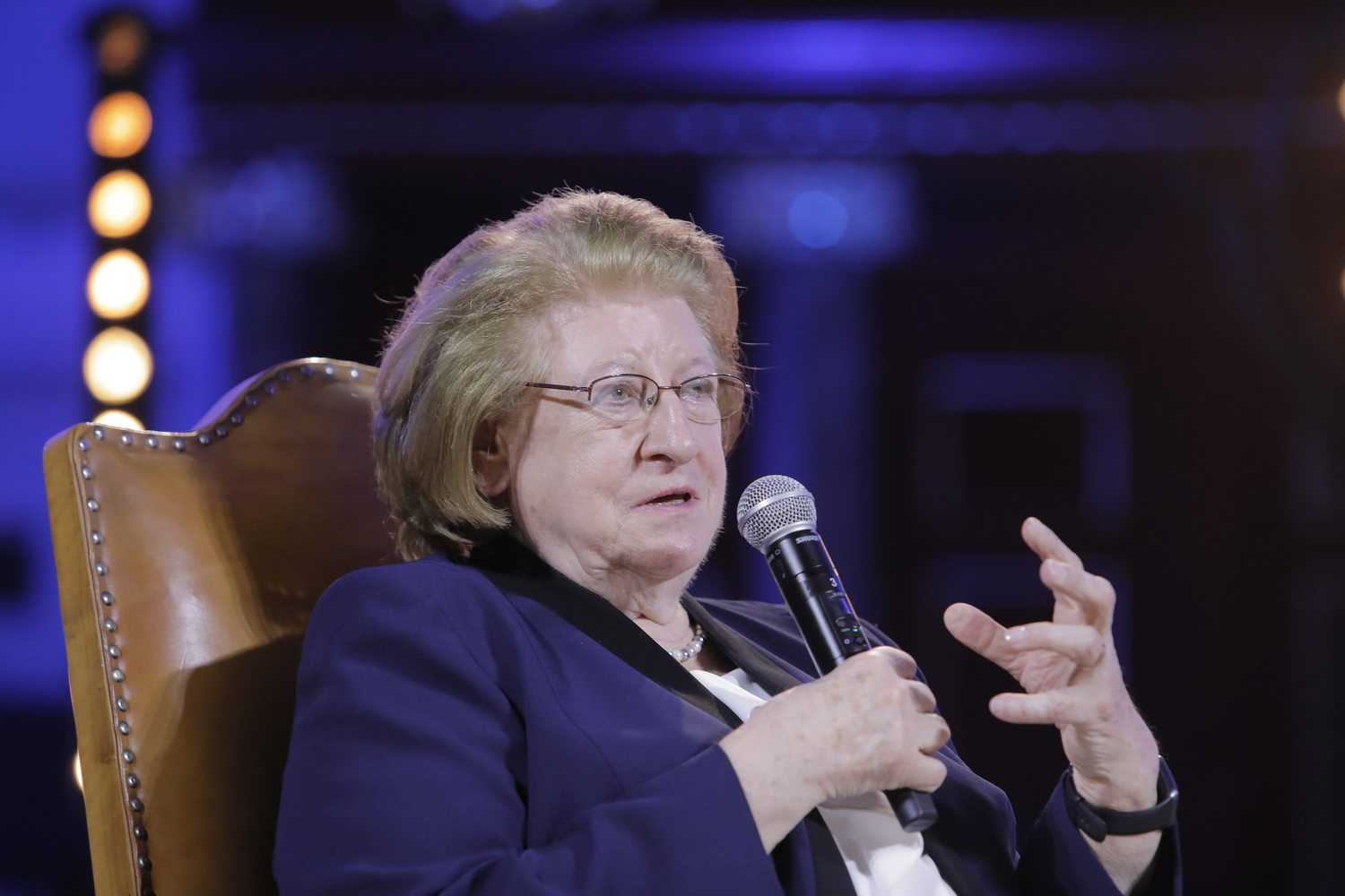 “Jan Paweł II - mosty idei współczesnego świata”