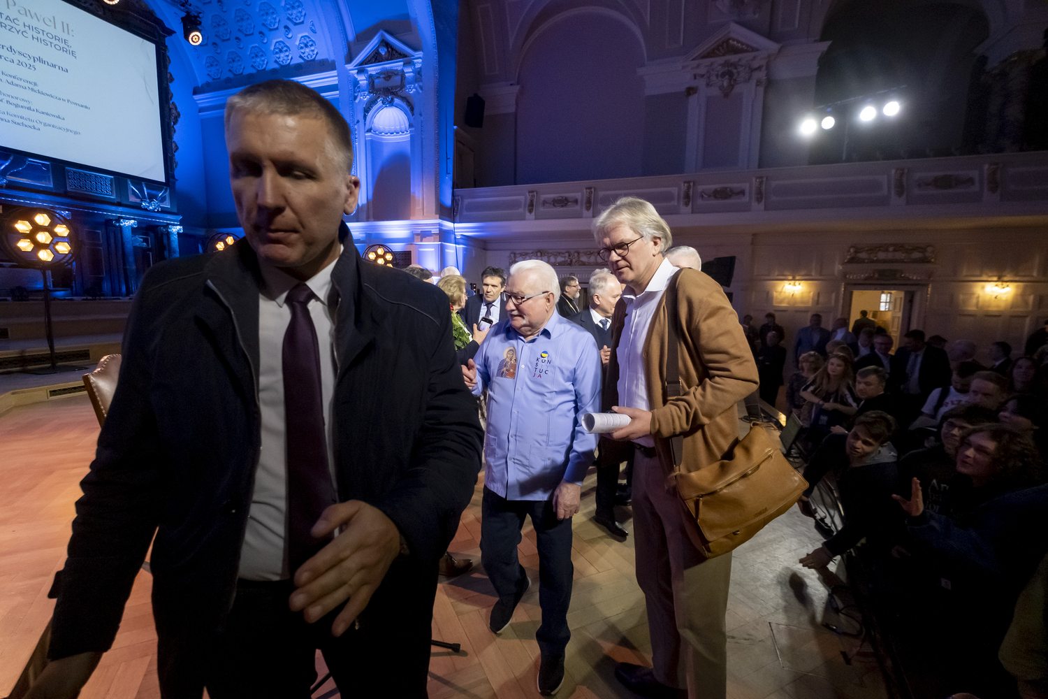 “Jan Paweł II - mosty idei współczesnego świata”