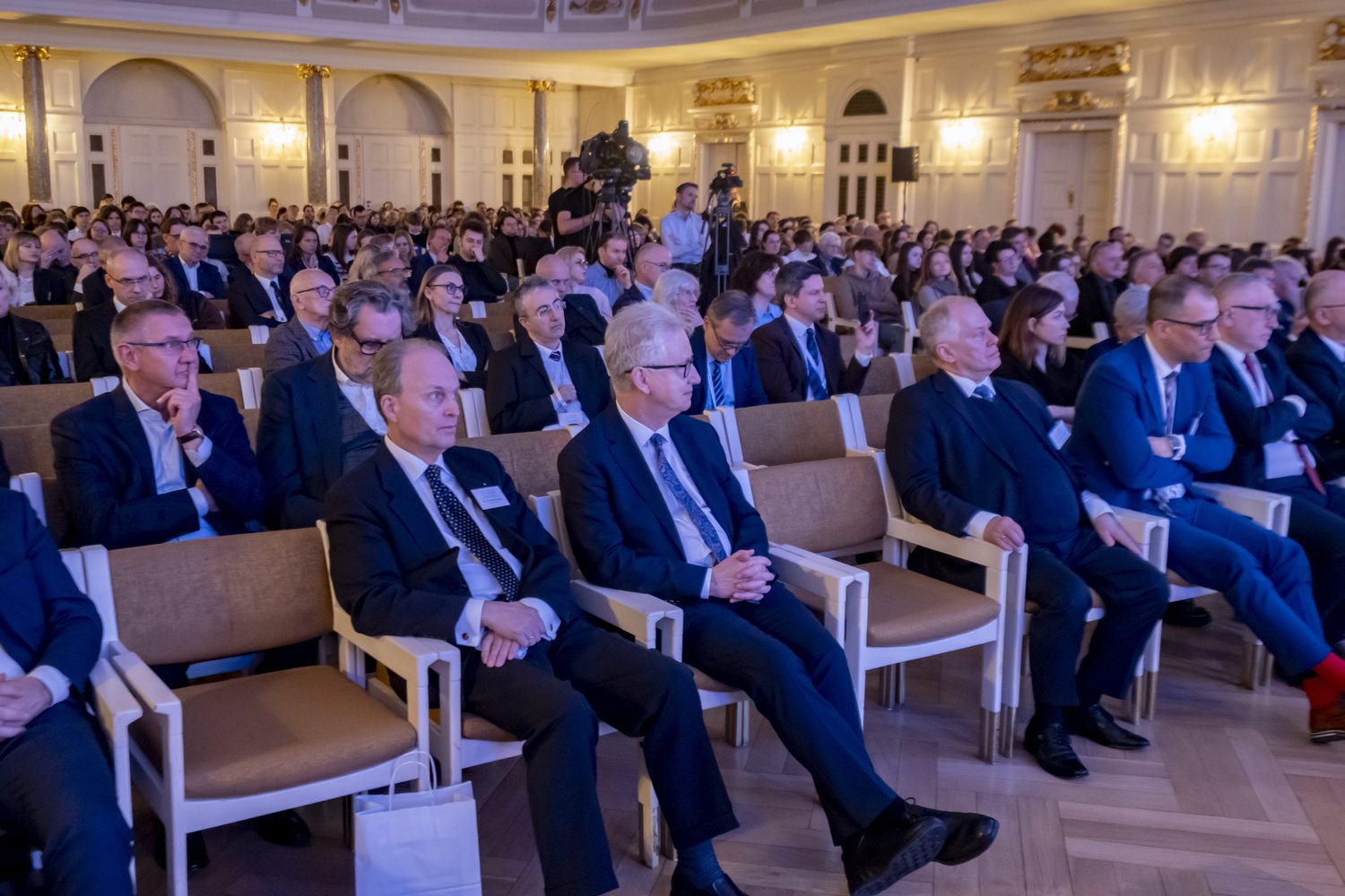 “Jan Paweł II - mosty idei współczesnego świata”