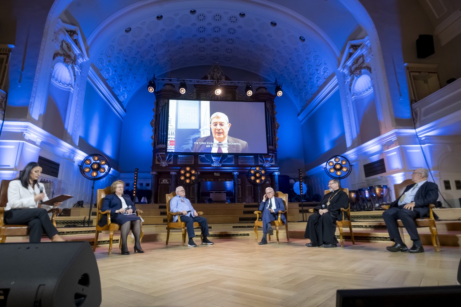 “Jan Paweł II - mosty idei współczesnego świata”